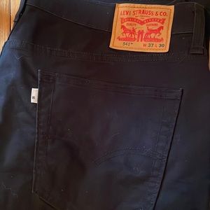 Levi’s 541 37x30 black khakis